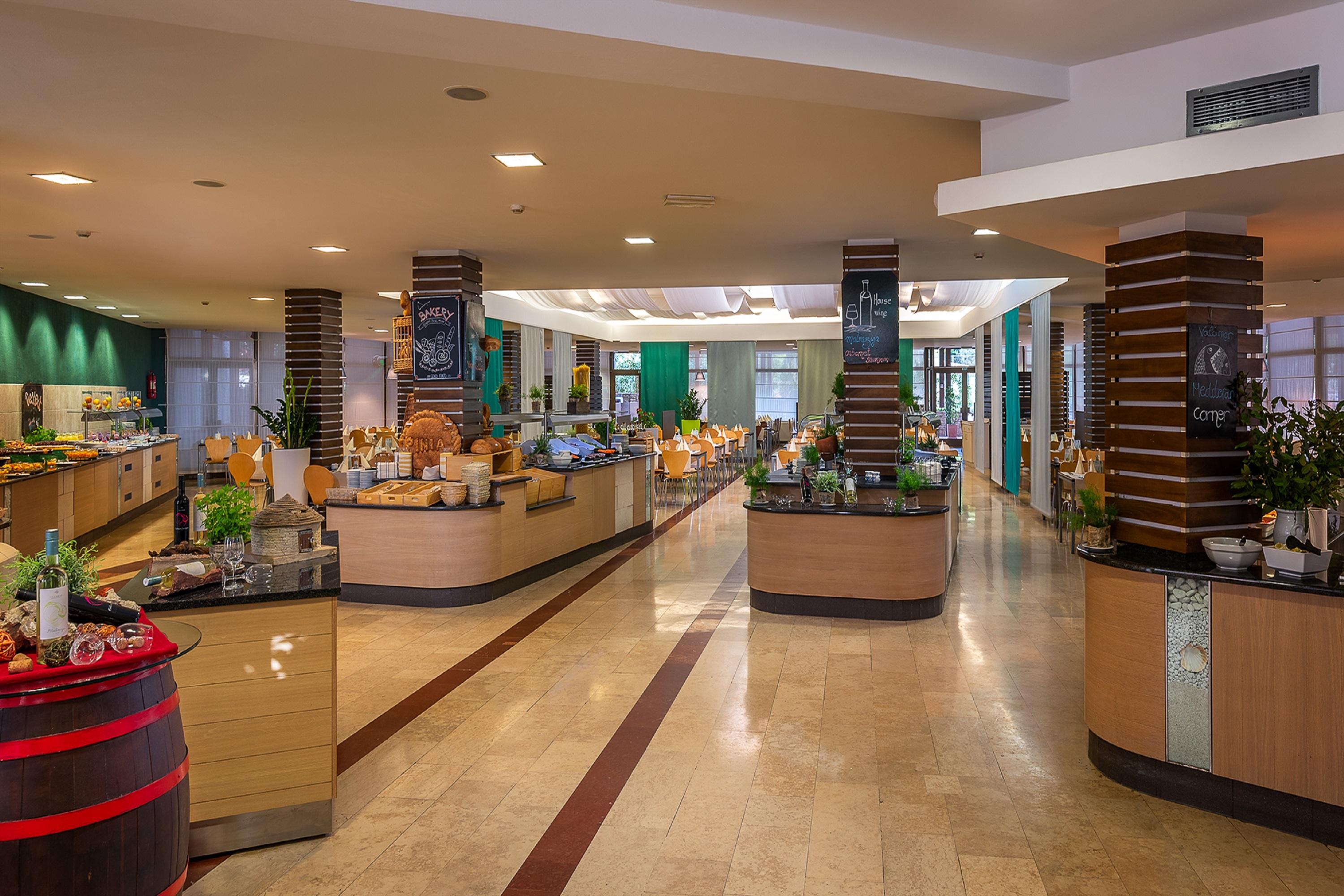 Valamar Pinia Hotel 3*