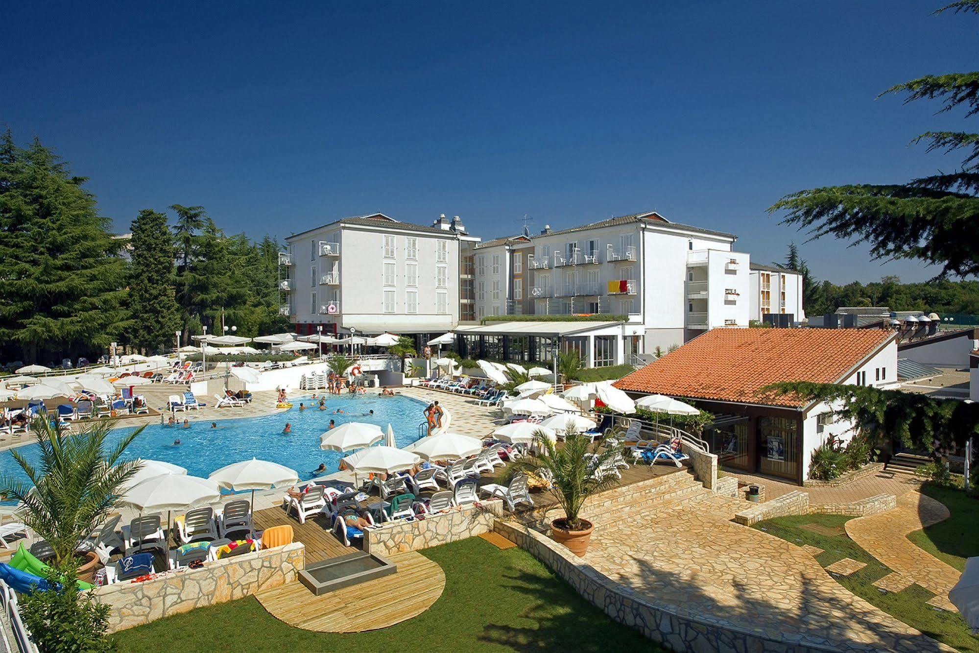 Valamar Pinia 3*